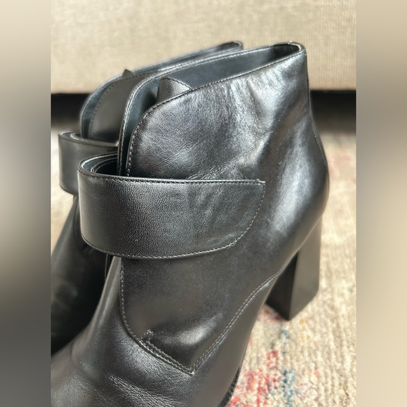 Unisa Leather Ankle Bootie - Picture 4 of 14